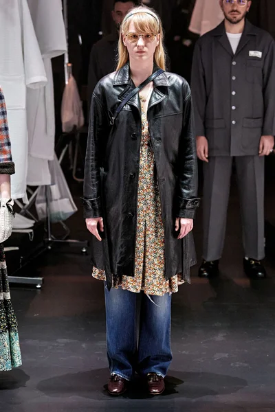 Look 49